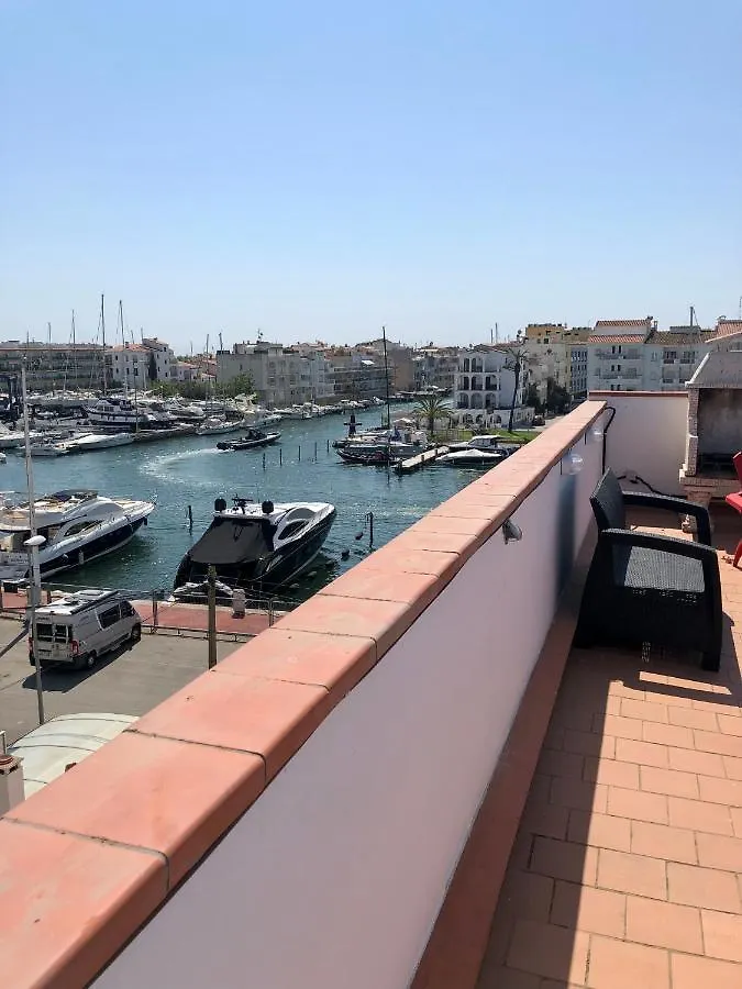 Appartement 80 m2,Port Rhodes D-2 chambres, terrasse panoramique, vue sur le canal principal d’Empuriabrava
